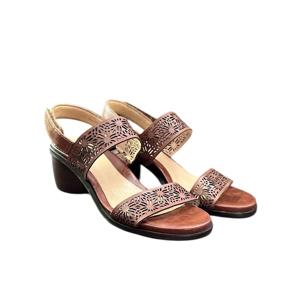 New Brioso Paloma Leather Laser Cut Sandals Size 6.5 in Brown